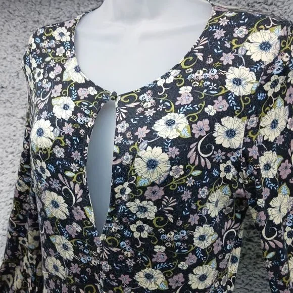 American Eagle Soft and Sexy Midi Women's Small. Floral, Bell Sleeve. Peekaboo. - Picture 2 of 10